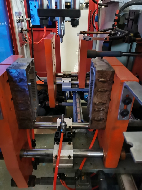 6 Heads PP Blow Moulding Machine Milk Bottle Blowing Machine One Layer